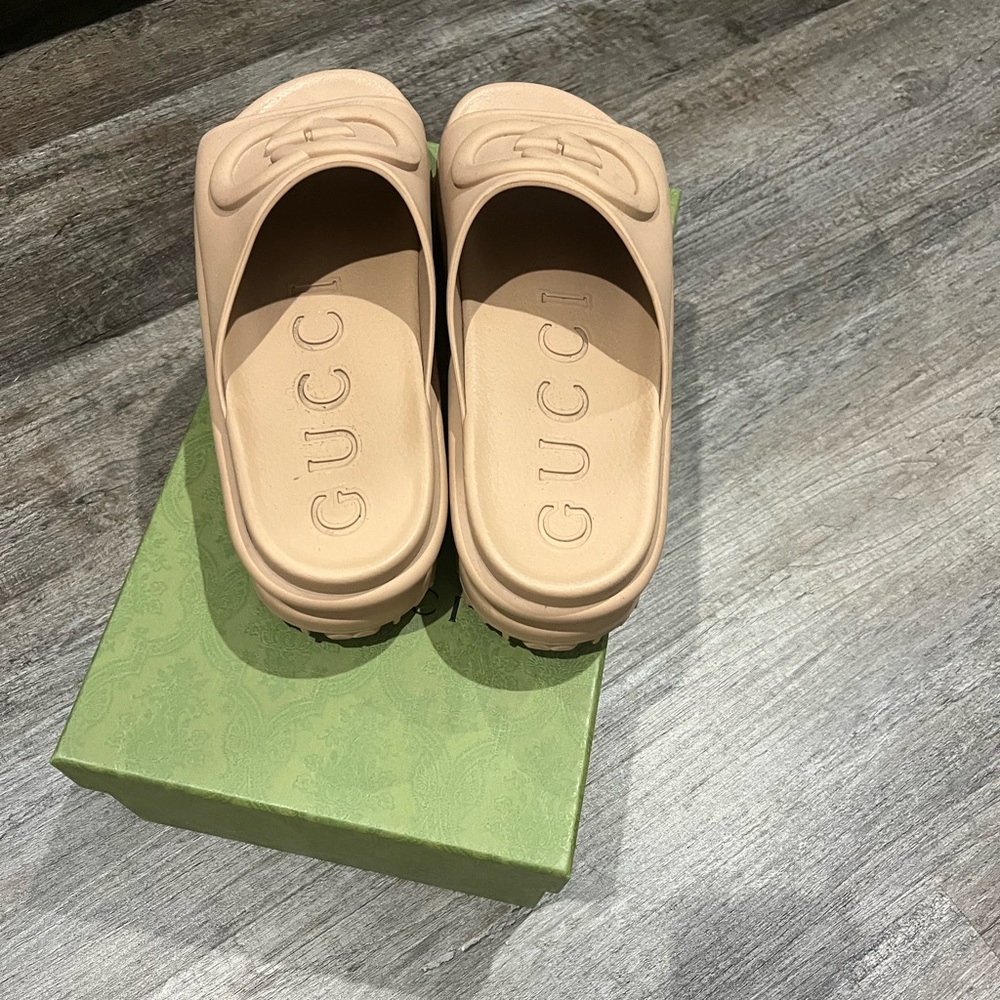 Gucci sandals